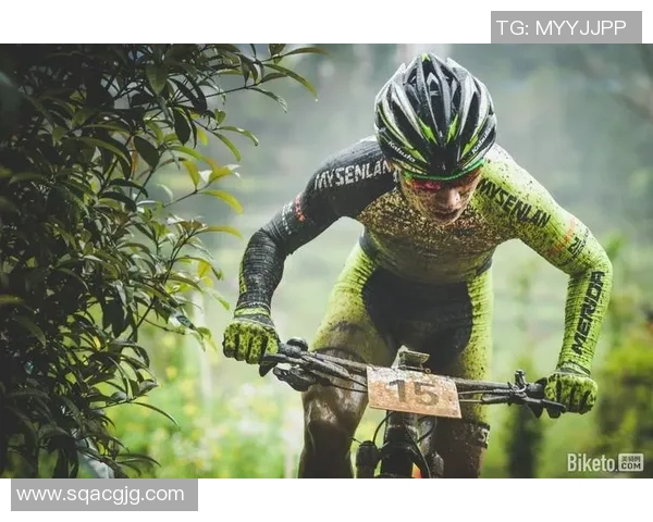 黄敏独家揭秘足球技巧与心得分享助你提升球技与战术理解 黄敏独家揭秘足球技巧与心得分享助你提升球技与战术理解