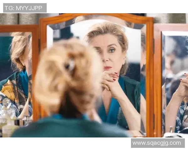 足球明星与家庭主妇的生活交集与梦想碰撞的温馨故事 足球明星与家庭主妇的生活交集与梦想碰撞的温馨故事